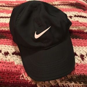 Black Nike dry fit baseball hat